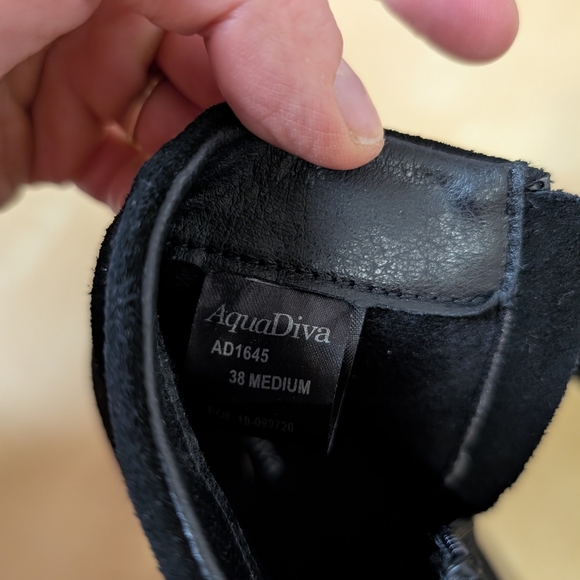 Aqua Diva Black Ankle Boots with Gold Zipper and Pearl  Studded Heel 7.5 - Picture 6 of 10